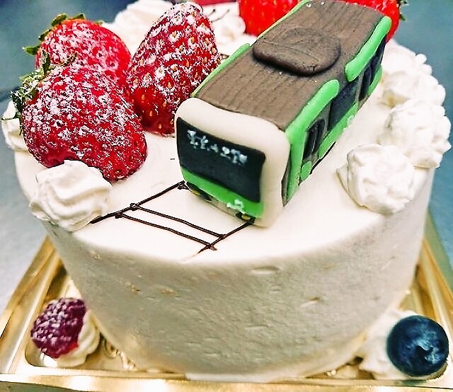 マジパン 電車編 テロワール 青梅 ケーキ 小作駅 バースデーケーキ